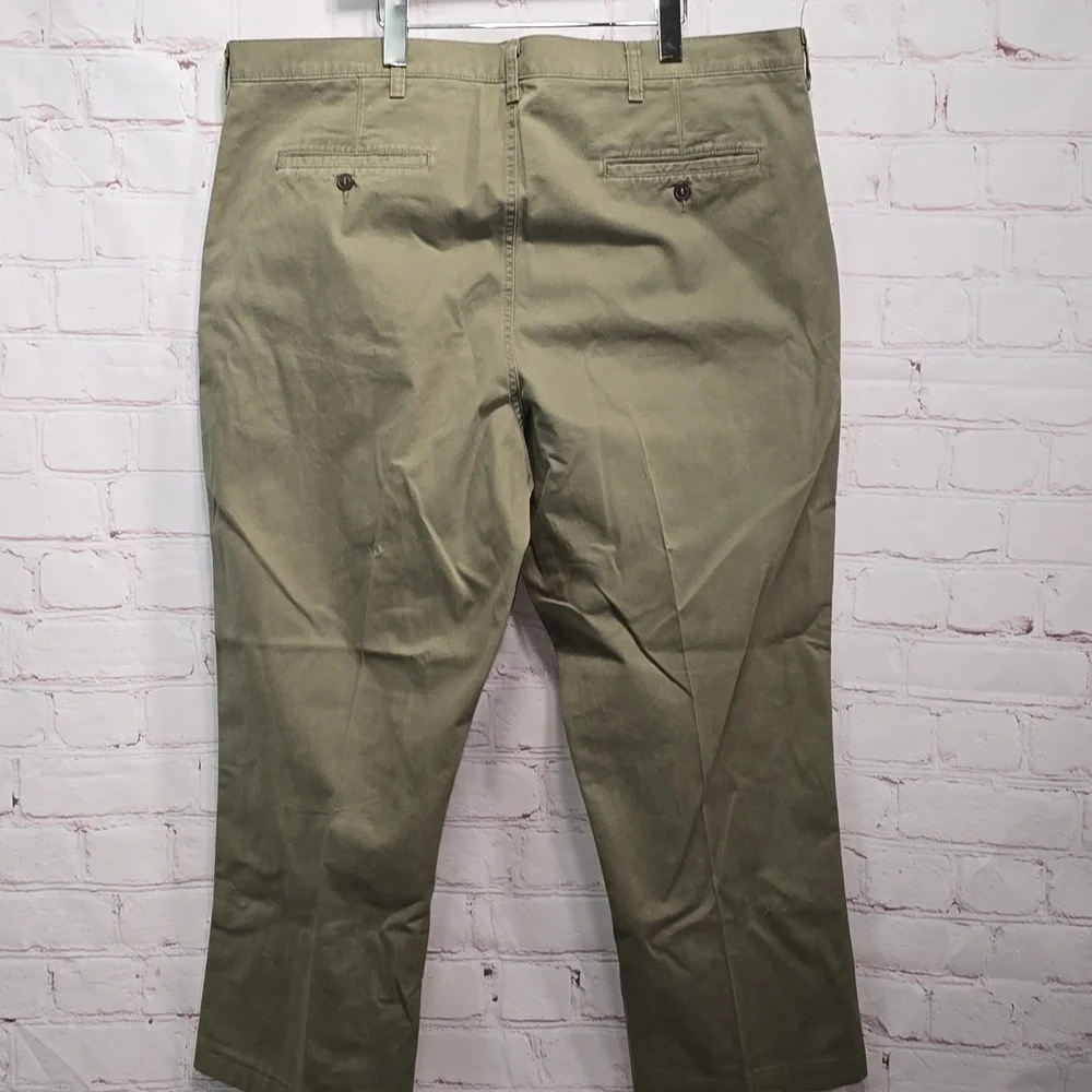 Magellan Outdoors Flat Front Olive Green Mens Size 42